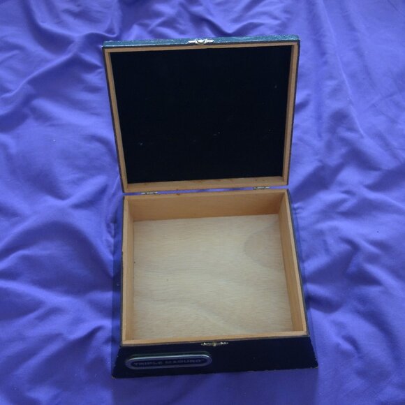 Camacho Triple Maduro Hecho a Mano En Honduras Cigar Box *Box Only-No Cigars!* - Picture 10 of 14